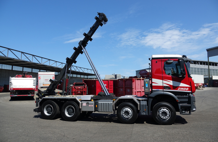 Müller Technologie AG livre des camions équipés d'engins sur chenilles VDL